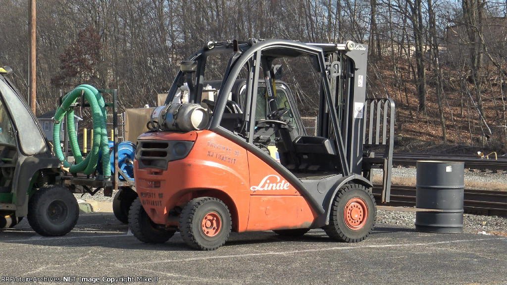 NJ Transit Forklift